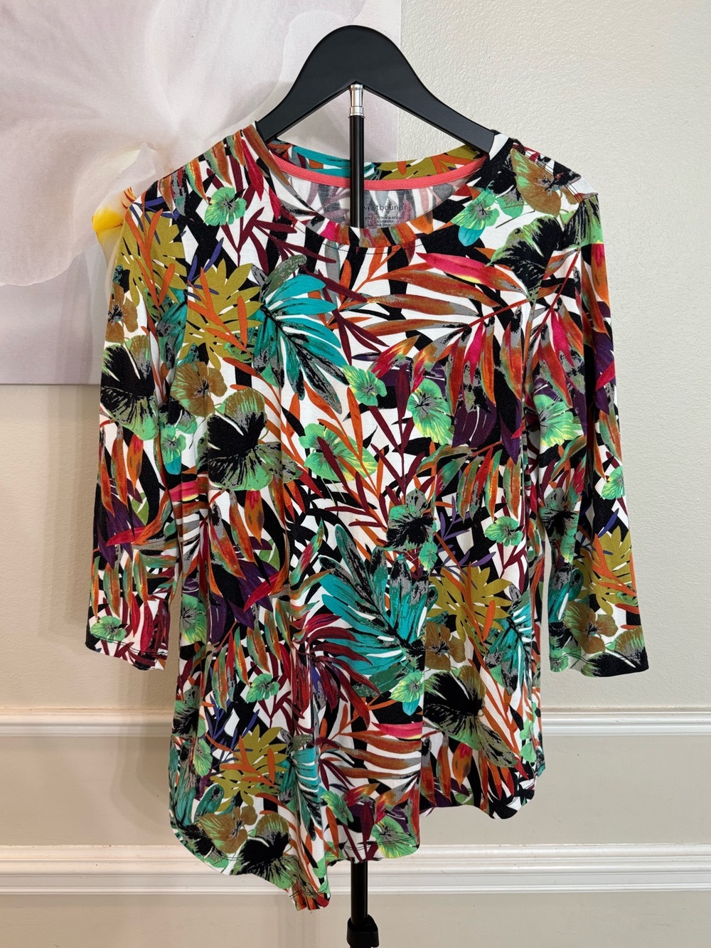 Westbound Women’s Vibrant Tropical Print Top! Size Medium.